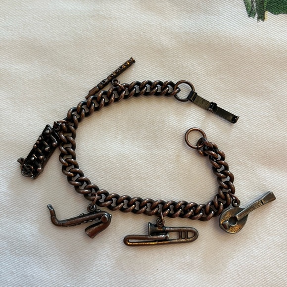 Vintage musical instruments charm bracelet. - Picture 9 of 16